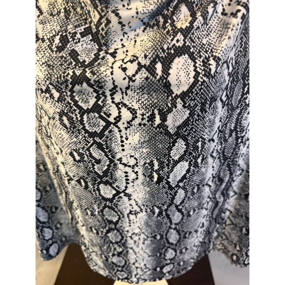 Notations Womens Plus Size 1X Animal Print Blouse Top Shirt Snakeskin Metal - Picture 2 of 3